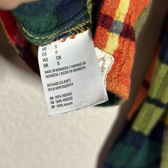 American Eagle Flannel Multicolor Long Sleeve Button Down Shirt Women's‎ Small - Picture 4 of 6